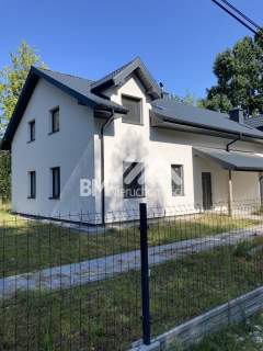 Wszystkie media, działka 800 m2, wiata na 2 auta