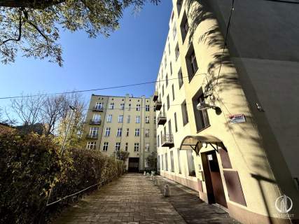 2-pok. mieszkanie w zadbanej kamienicy w centrum