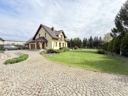 Dom 250m2 z 2 halami łącznie 1300m2 2,19ha ziemi