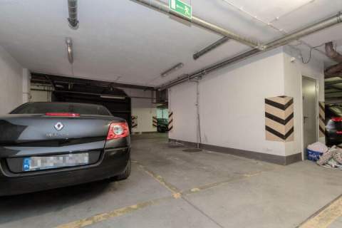 Miejsce parkingowe -Salwator City
