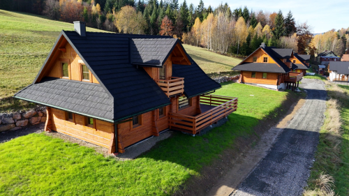 Osada Rastoka - kompleks 3 domów w góralskim stylu