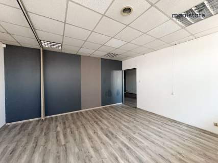 lokal/magazyn biuro na Bieńczycach z windą tow.
