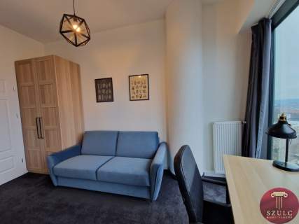 Na wynajem komfortowy apartament w sercu miasta.