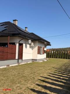 Przestronny, nowoczesny dom z klimatyzacją, alarmem i fotowoltaiką.
