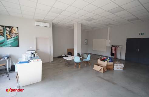 Powierzchnia biurowo - magazynowa, Dworzysko