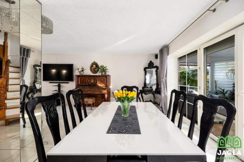 150 m2 Dom z Ogrodem Zimowym i 70 m2 Budynek Gosp.