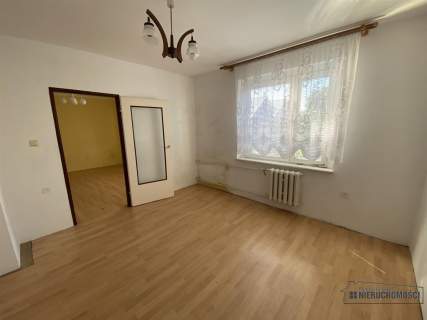 Dom w zabudowie bliźniaczej, duża działka 1,2802ha