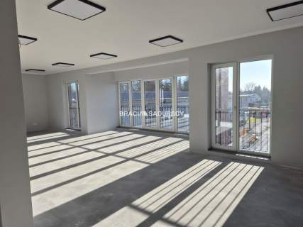 Wolnostojący obiekt biurowy- 300m2 