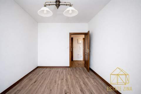3 pokoje Os. Avia Balkon 2 piętro