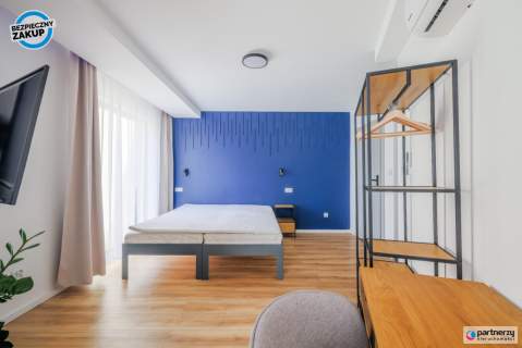 2-letni budynek w centrum Małego Kacka