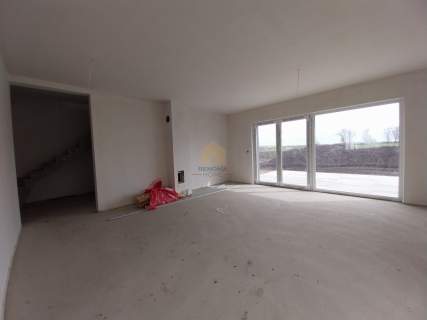 Bliźniak 5 pokoi na działce 510 m2 gotowy