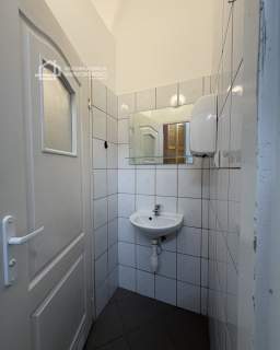 Lokal z witryną na parterze głównej ulicy-Rumia