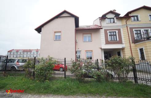Budynek handlowo - usługowy w centrum