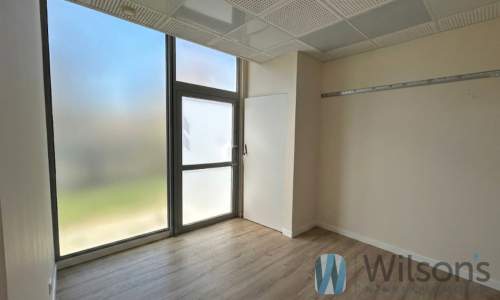 LOKAL wolnostojący 70 m2 plac ogrodzony