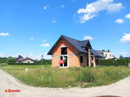 KROBIA DOM 158 M2 z garażem i dużą działką 1582 M2