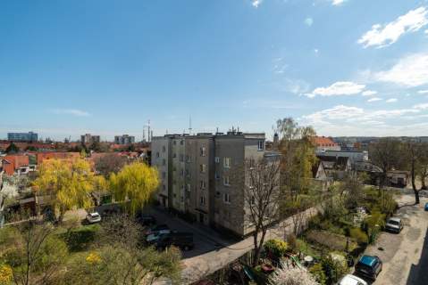 Czteropokojowe mieszkanie z dwoma balkonami