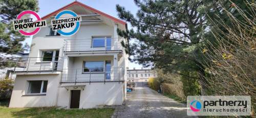 Dom podzielony na 2 mieszkania oraz dom w ogrodzie
