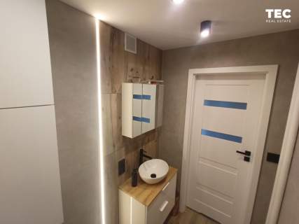 47 m 3 pokoje osobna kuchnia po remoncie