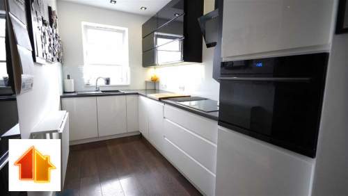 Piętrowy apartament z garażem w centrum