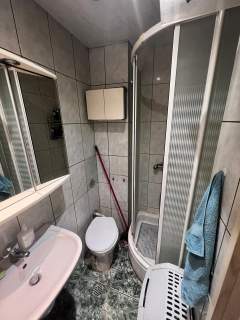 49 m mieszkanie z jasną kuchnią