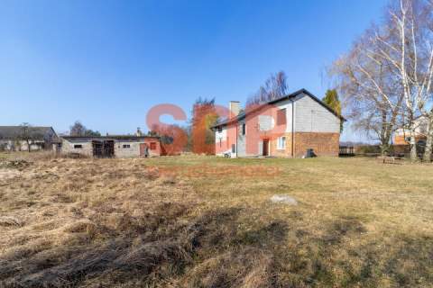 Urokliwy dom do remontu