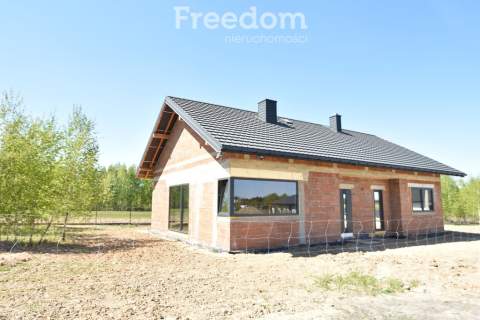 Dom jednorodzinny w urokliwej okolicy.