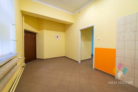 Mrągowo, przestronny lokal, pow.168m2 niski parter