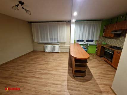 3-pokojowe mieszkanie w wieżowcu z balkonem