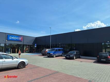 Komercyjny obiekt handlowy - park handlowy