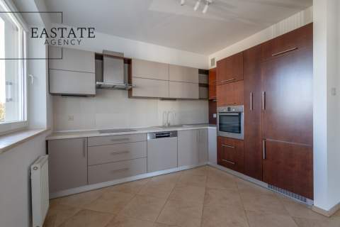 3 pokoje Balkon Hala garażowa Sadyba Orłowska