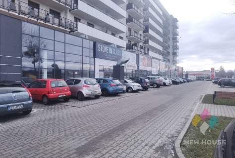 Lokal gastronomiczny 3 miejsca parkingowe, witryna