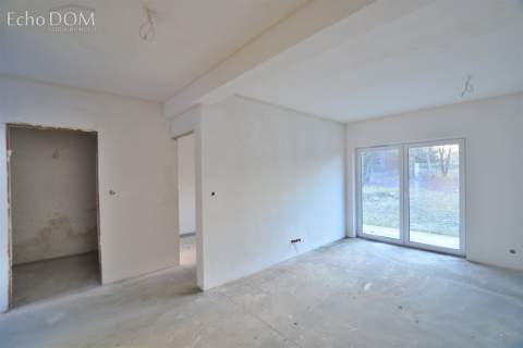 3 POKOJE OGRÓDEK 2x m-ce postojowe LIBERTÓW