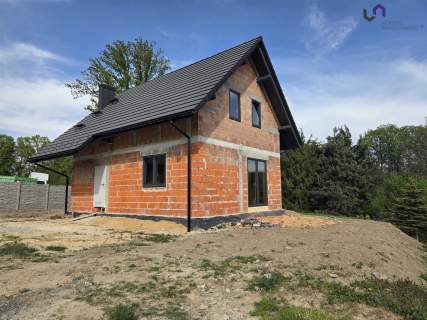 NOWY DOM Z POTENCJAŁEM NA DUŻEJ DZIAŁCE 