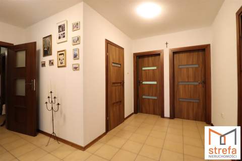 Parterowy dla 2 rodzin garaż na auta 13km Lublin