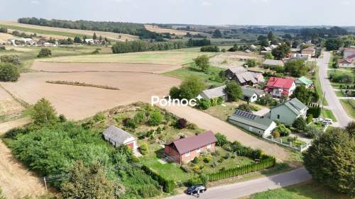 Przytulny dom wśród zieleni Zwiartów