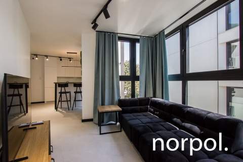 Nowoczesne mieszkanie z przestronnym balkonem / modern apartment