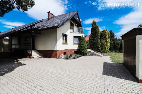 Przestronny dom z garażem Kliny Borkowskie