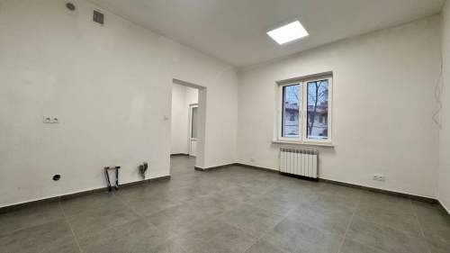 Jasny duży lokal użytkowy - Pobitno