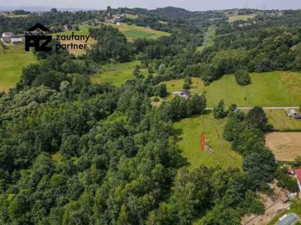 działka wśród zieleni i lasów