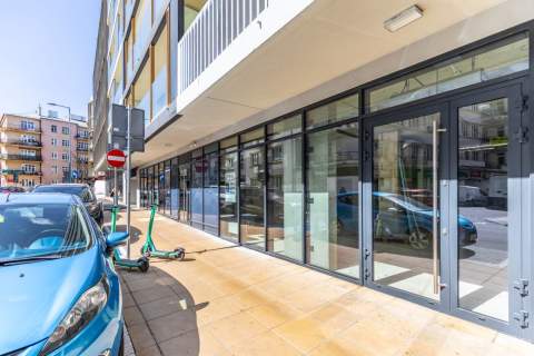 Lokal o pow. 490,56 m2 z witrynami ul. Jasna