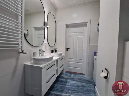 Na wynajem komfortowy apartament w sercu miasta.