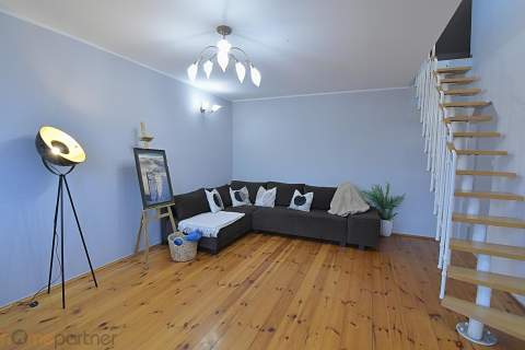 Dwupoziomowy Apartament w Zielonej Okolicy 