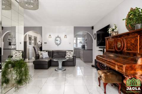 150 m2 Dom z Ogrodem Zimowym i 70 m2 Budynek Gosp.