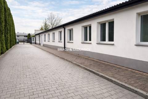 Pomieszczenia magazynowo - biurowe 325m2, Balice