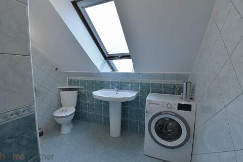 Dwupoziomowy Apartament w Zielonej Okolicy 