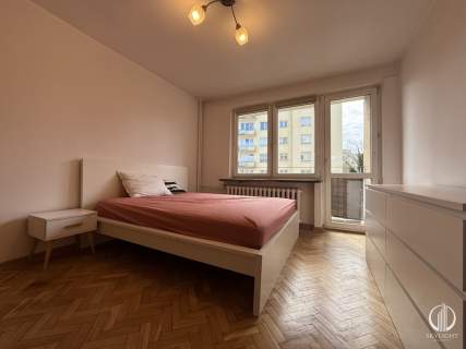 Trzy pokojowe mieszkanie przy Wiśle