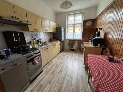 Kamienica centrum dwa lokale bez czynszu