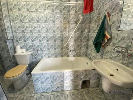 Dom w zabudowie bliźniaczej, duża działka 1,2802ha