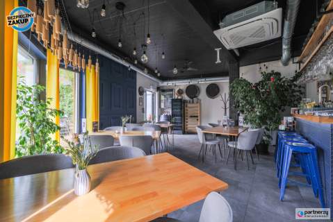2-letni budynek w centrum Małego Kacka