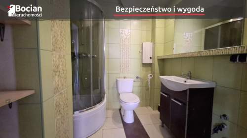 Lokal użytkowy Duży teren przed budynkiem 